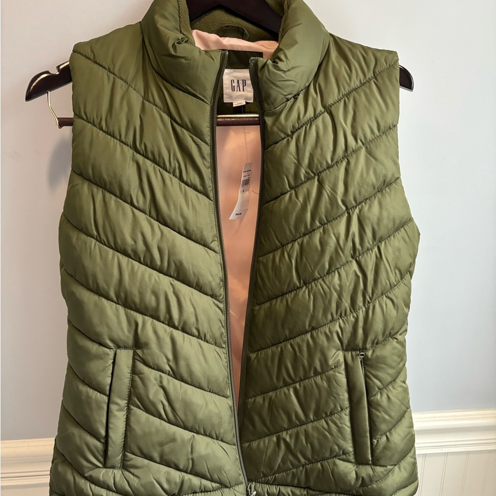 GAP puffer vest